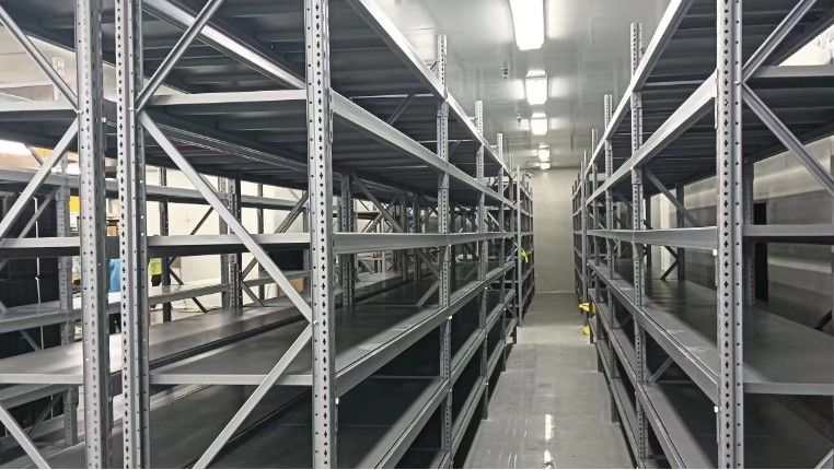 2-8 katmanlı, kelebek deliği tasarımı ile hafif ağırlıklı çelik raf 500 kg/seviye kadar yük kapasitesi