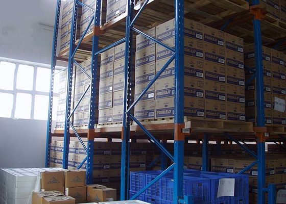 Pallet Racking'te Ağır Görevli Sürücü 1000-4000kg/Seviye Endüstriyel Çelik Racks
