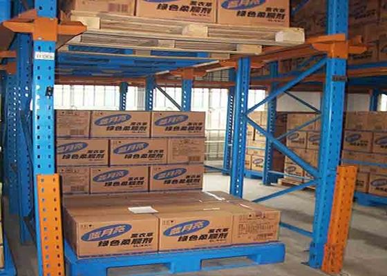 Depo Sürücüsü Palet Racking Anti Korozyon Geri İtmek Palet Racking Sistemleri