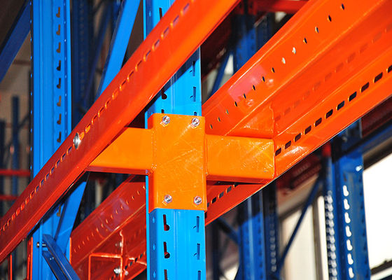 Ağır Görevli Palet Racking Sisteminde Çelik Sürücü Depolama Metal Racks