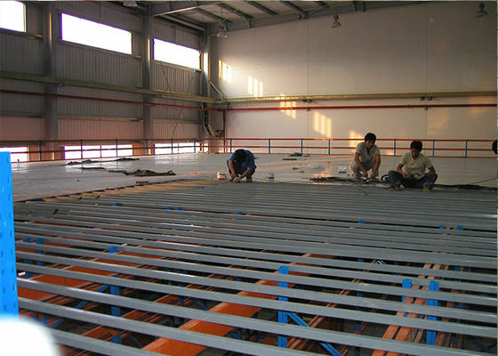 Toz kaplama Endüstriyel Çelik Depo için yürüyüş yolları ile Mezzanine zeminleri
