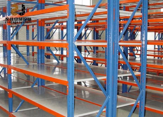 Çeşitli düzeyli Custom Size Korrozyondan Koruma Pallet Racking Uprights