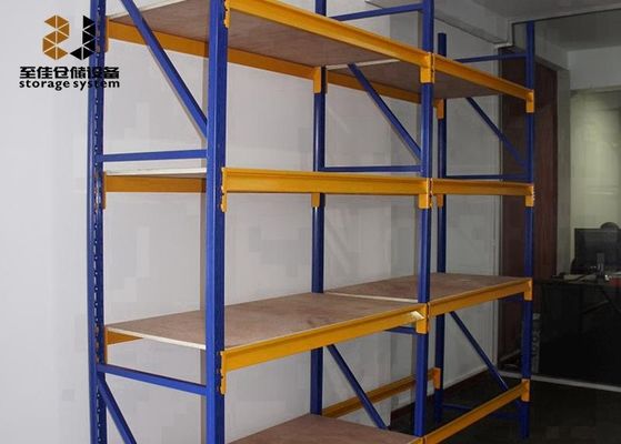 3 katmanlı orta boy depolama rafları ve raflar 1500-8000mm yüksekliğinde